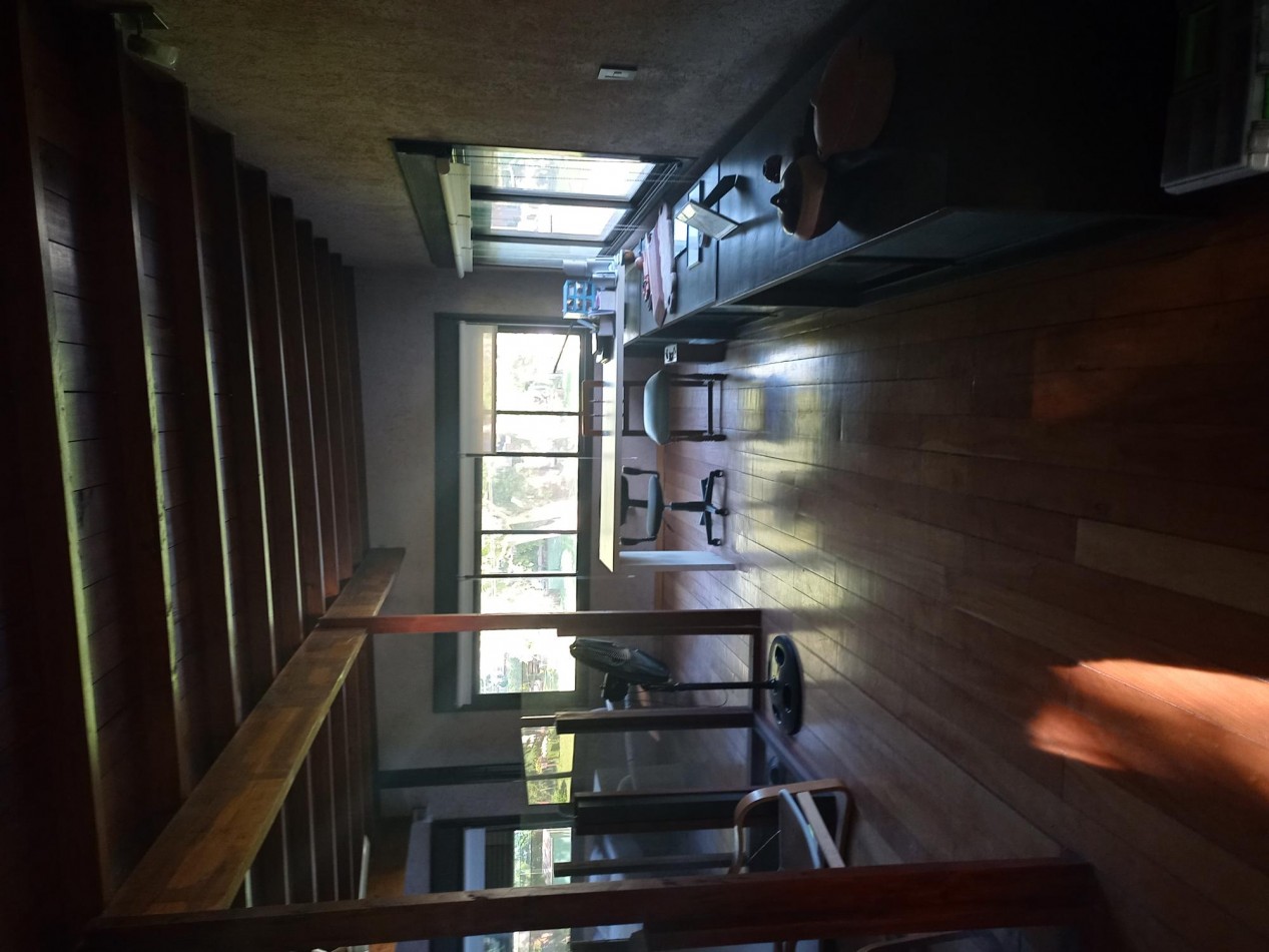CASA MINIMALISTA EN "LA CALETA" S/ 884 M2, A BORDE DEL ARROYO Y A METROS DEL MAR, AMPLIO LOFT EN PA 