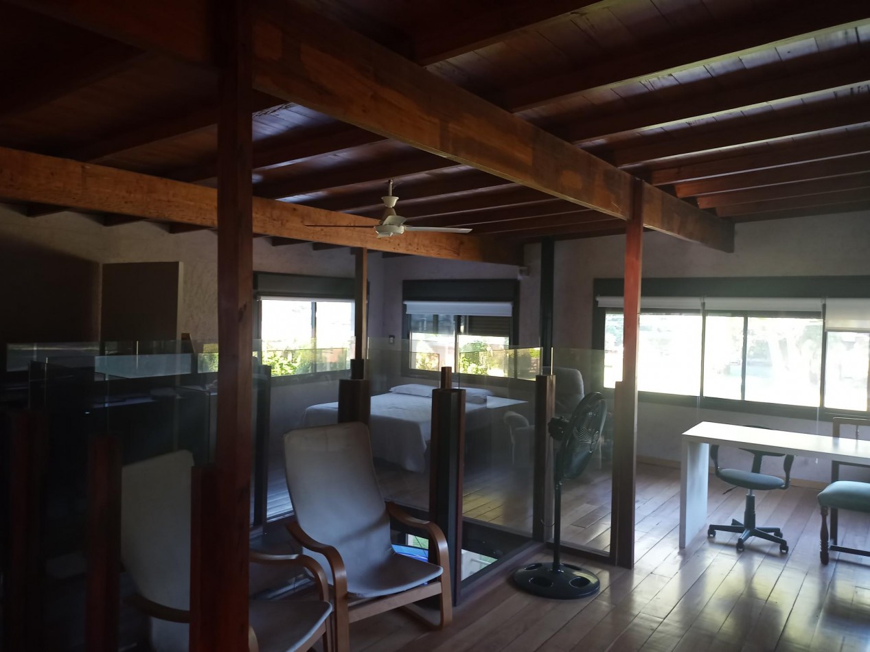 CASA MINIMALISTA EN "LA CALETA" S/ 884 M2, A BORDE DEL ARROYO Y A METROS DEL MAR, AMPLIO LOFT EN PA 