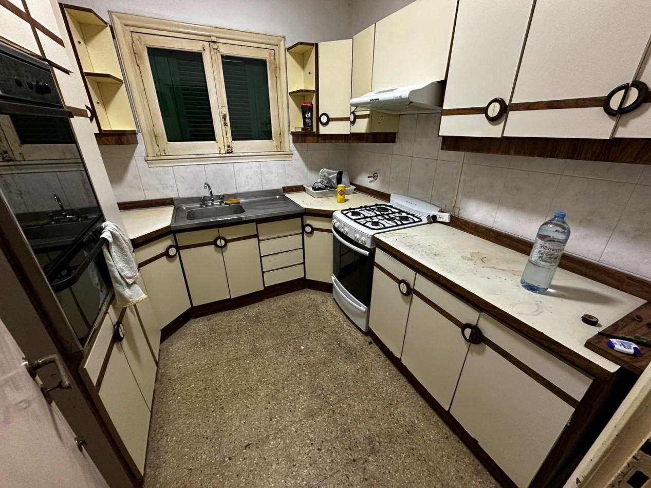 CHALET DE 5 AMB. APTO PROFESIONAL!!! ( 7 DESPACHOS Y DOS RECEPCIONES)