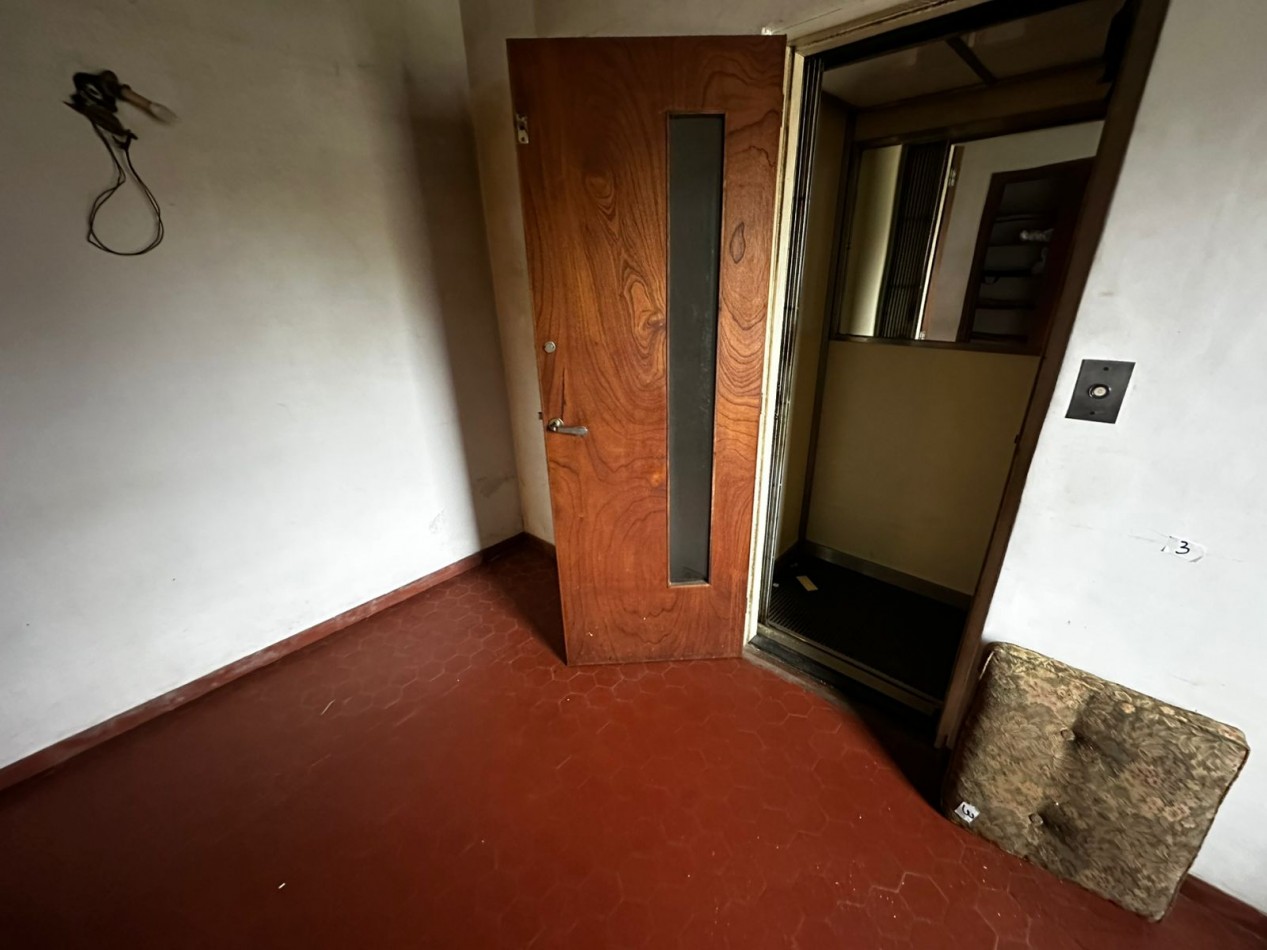 CHALET DE 5 AMB. APTO PROFESIONAL!!! ( 7 DESPACHOS Y DOS RECEPCIONES)