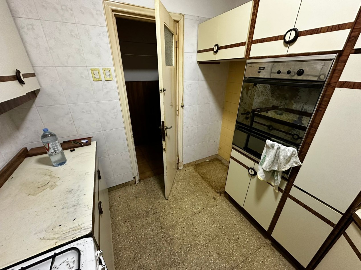 CHALET DE 5 AMB. APTO PROFESIONAL!!! ( 7 DESPACHOS Y DOS RECEPCIONES)