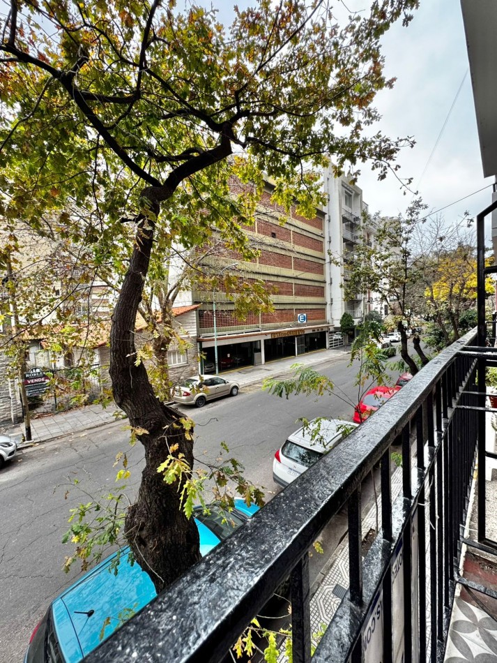 DEPARTAMENTO 2 AMB. ¡¡¡A LA CALLE CON BALCON!!! TOTALMENTE RECICLADO. AMOBLADO, DECORADO