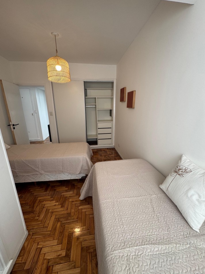 DEPARTAMENTO 4 AMB. ¡¡¡A LA CALLE RECICLCADO A ESTRENAR!!! CON BALCON TERRAZA, VISTA LATERAL AL MAR. 