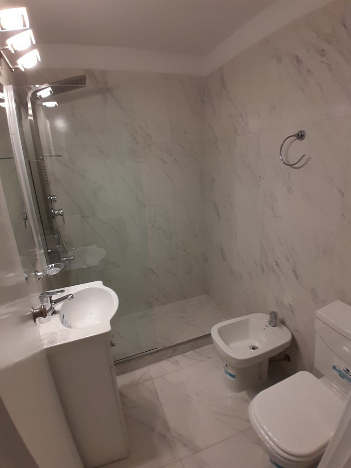 DEPARTAMENTO 2 AMB. ¡¡¡A LA CALLE CON BALCON SALIENTE!!! ¡¡¡TOTALMENTE RECICLADO!!! AMOBLADO 