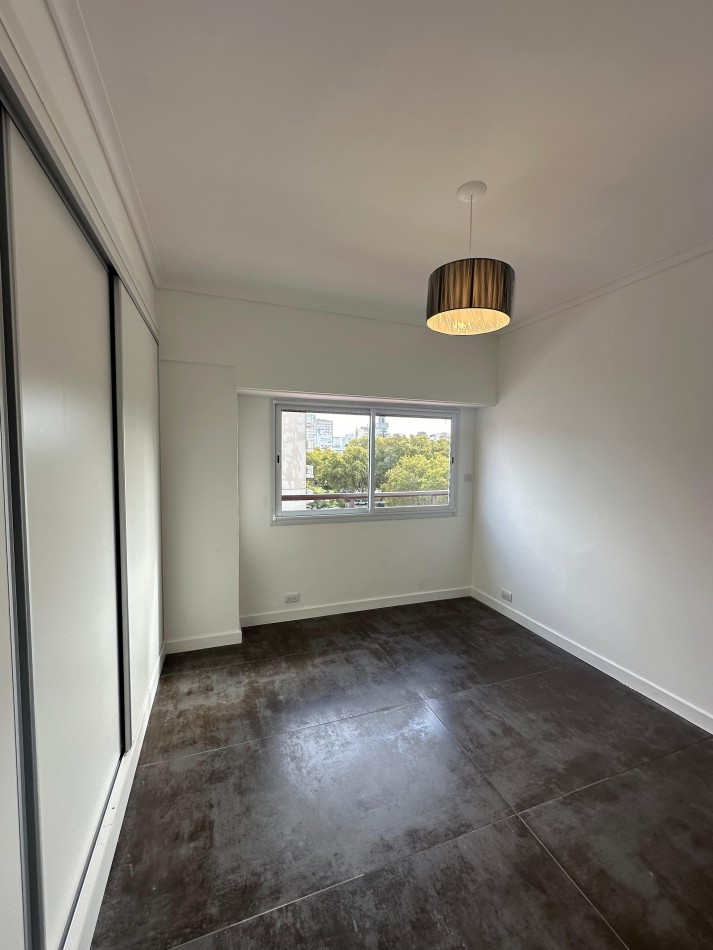 DEPARTAMENTO DE 4 AMB. ¡¡A LA CALLE CON BALCON TERRAZA, GRAN VISTA!!  CON COCHERA !!! 