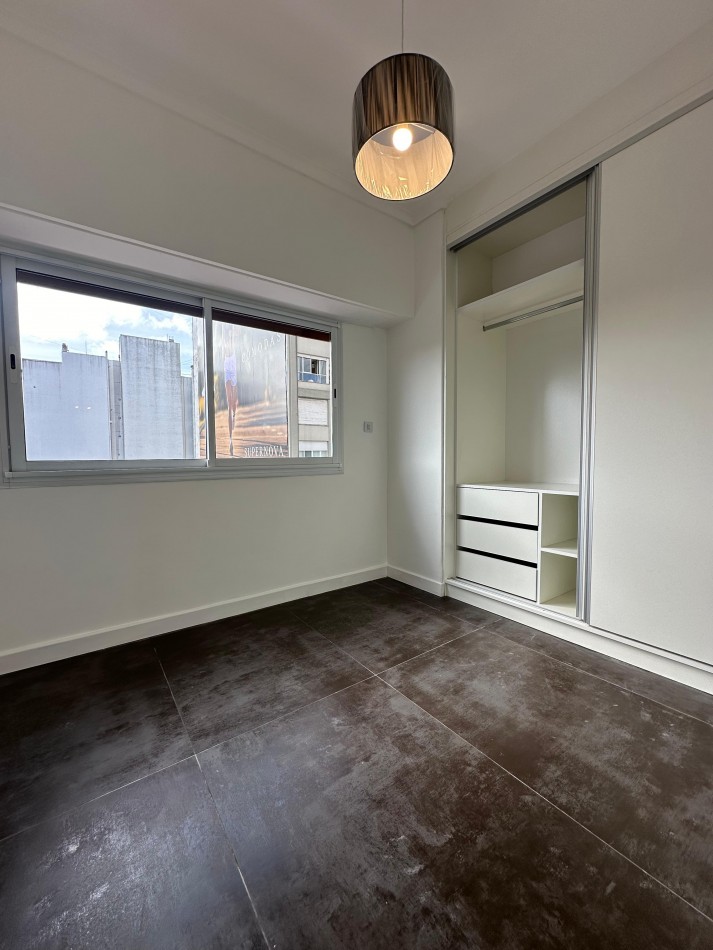 DEPARTAMENTO DE 4 AMB. ¡¡A LA CALLE CON BALCON TERRAZA, GRAN VISTA!!  CON COCHERA !!! 