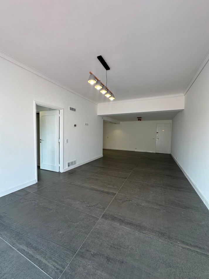 DEPARTAMENTO DE 4 AMB. ¡¡A LA CALLE CON BALCON TERRAZA, GRAN VISTA!!  CON COCHERA !!! 