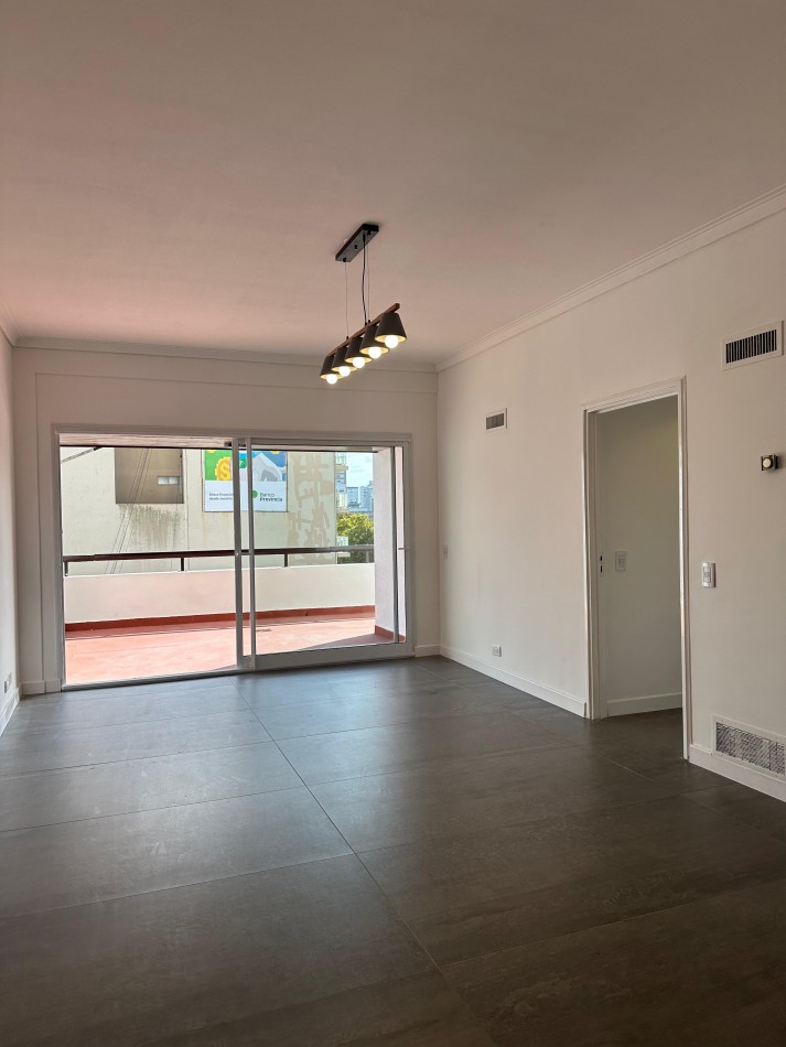 DEPARTAMENTO DE 4 AMB. ¡¡A LA CALLE CON BALCON TERRAZA, GRAN VISTA!!  CON COCHERA !!! 