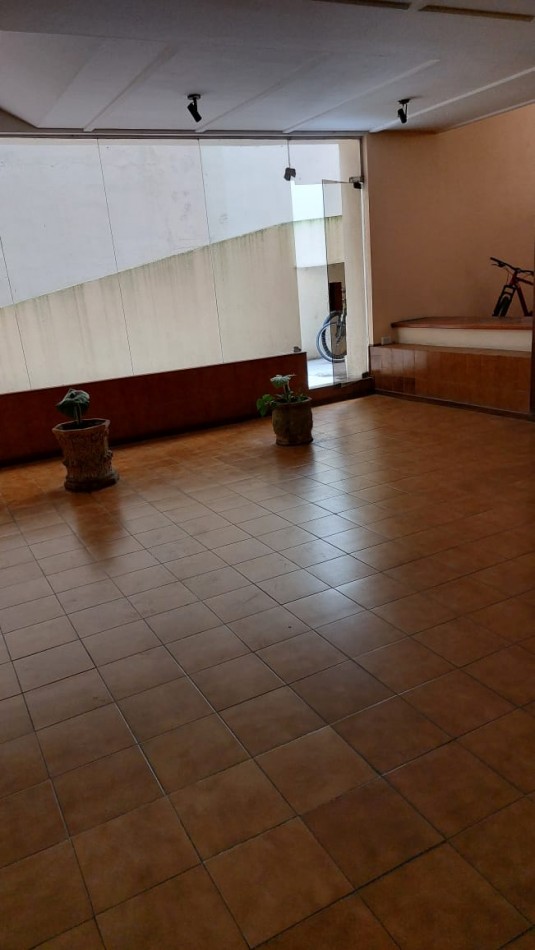 DEPARTAMENTO DE 1 AMB. C/ FRENTE LUMINOSO. OPORTUNIDAD !!!!
