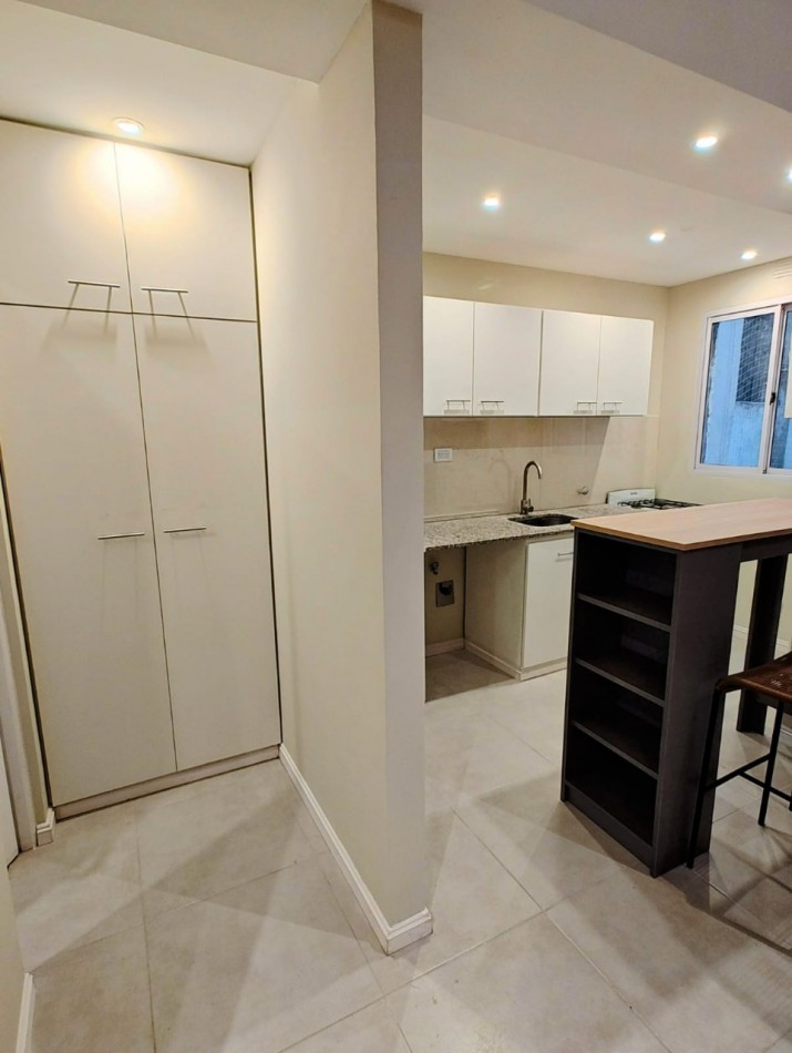 ¡¡¡MAGNIFICO AMBIENTE DIVISIBLE A LA CALLE CON BALCON!!! ¡¡TOTALMENTE EQUIPADO!! RECICLADO !! 