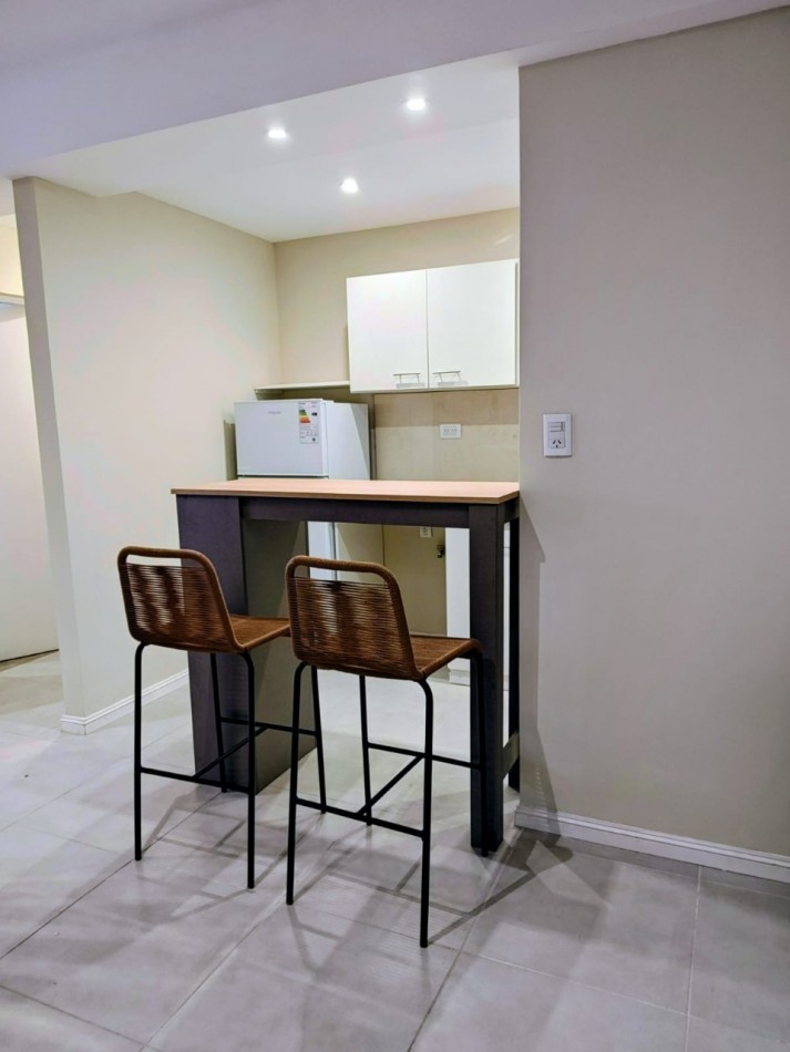 ¡¡¡MAGNIFICO AMBIENTE DIVISIBLE A LA CALLE CON BALCON!!! ¡¡TOTALMENTE EQUIPADO!! RECICLADO !! 