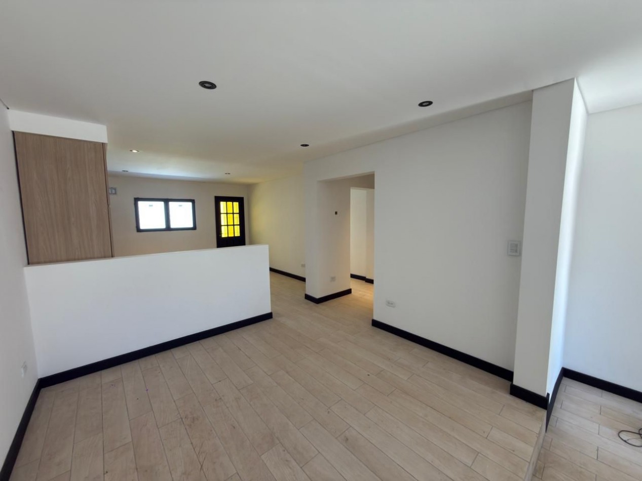 CASA DE 3 AMB.  CON PARQUE Y TROTADORA PARA AUTO. A ESTRENAR ¡¡¡TOMA PERMUTA!!! 