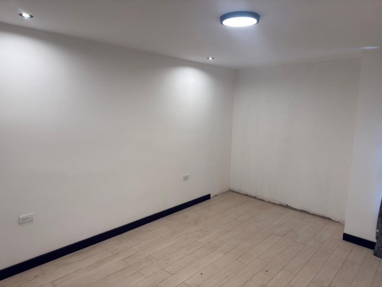 CASA DE 3 AMB.  CON PARQUE Y TROTADORA PARA AUTO. A ESTRENAR ¡¡¡TOMA PERMUTA!!! 