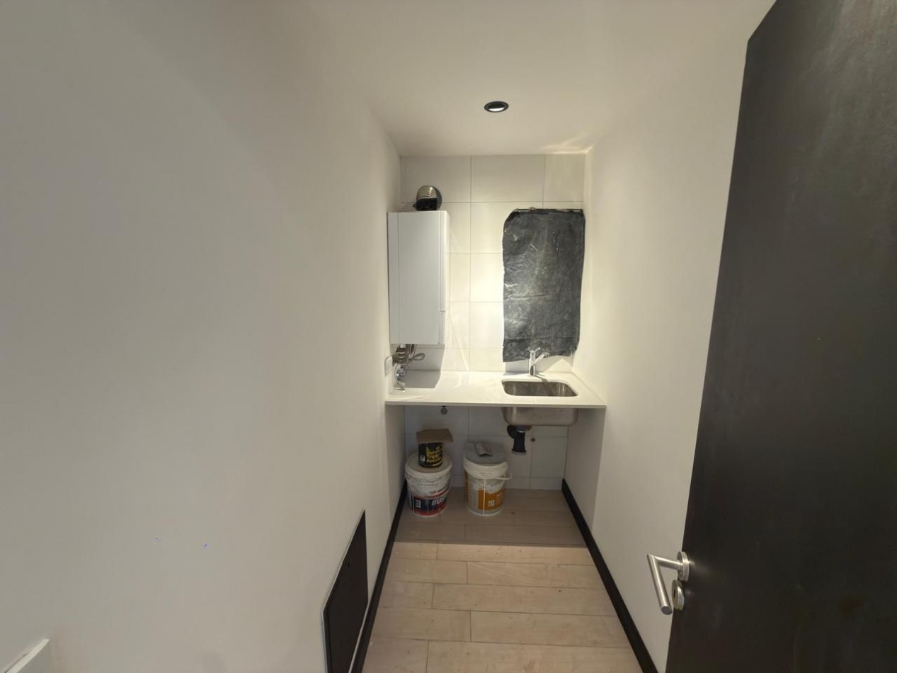 CASA DE 3 AMB.  CON PARQUE Y TROTADORA PARA AUTO. A ESTRENAR ¡¡¡TOMA PERMUTA!!! 