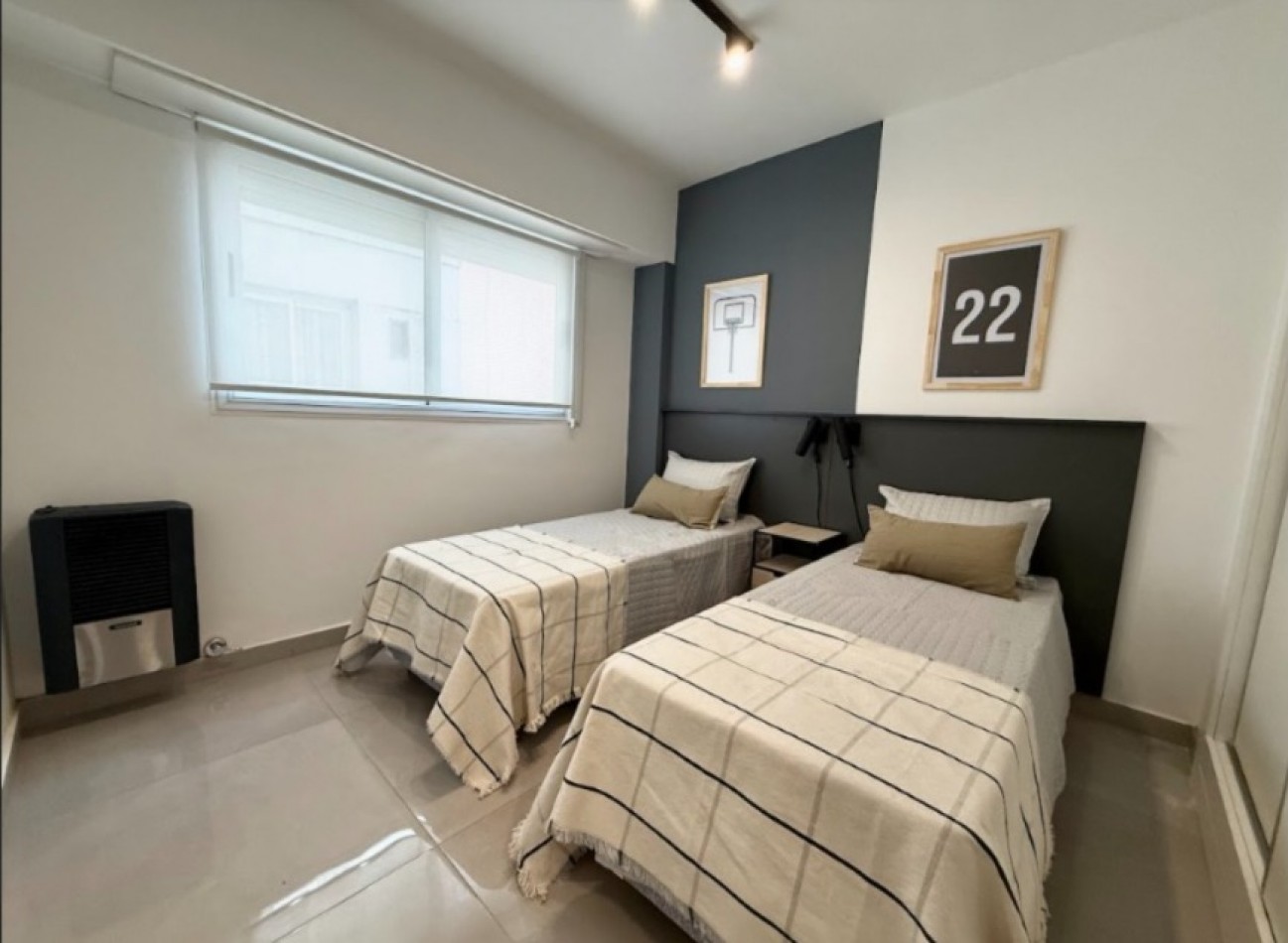 Magnifico departamento de 3 amb. a la calle con balcon saliente.  totalmente amoblado !!! 