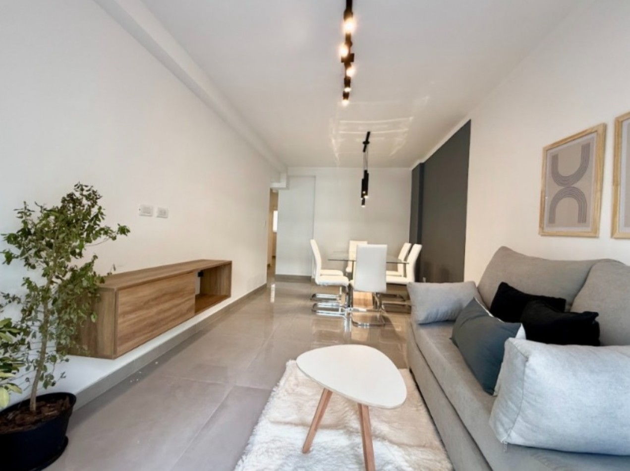 Magnifico departamento de 3 amb. a la calle con balcon saliente.  totalmente amoblado !!! 