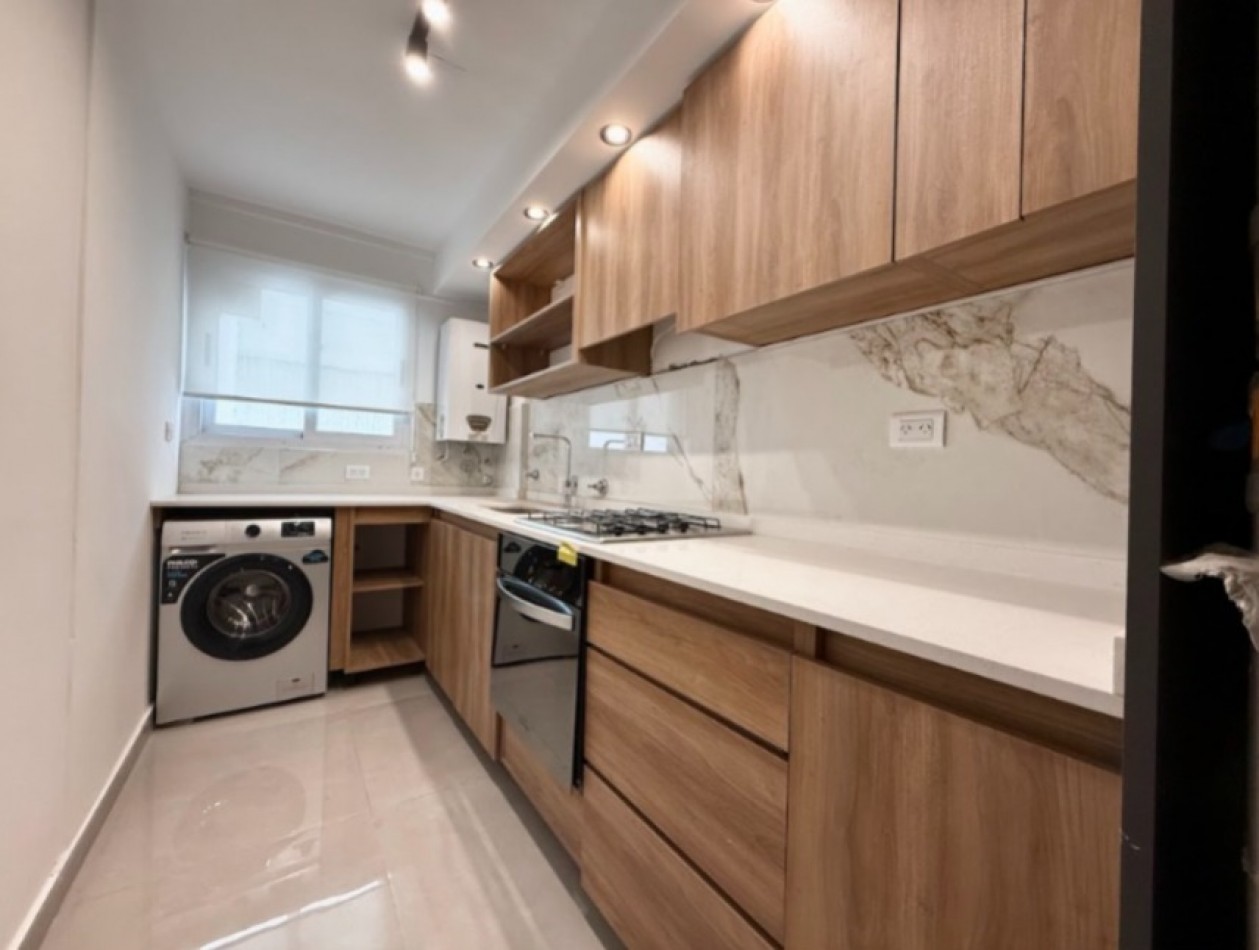 Magnifico departamento de 3 amb. a la calle con balcon saliente.  totalmente amoblado !!! 