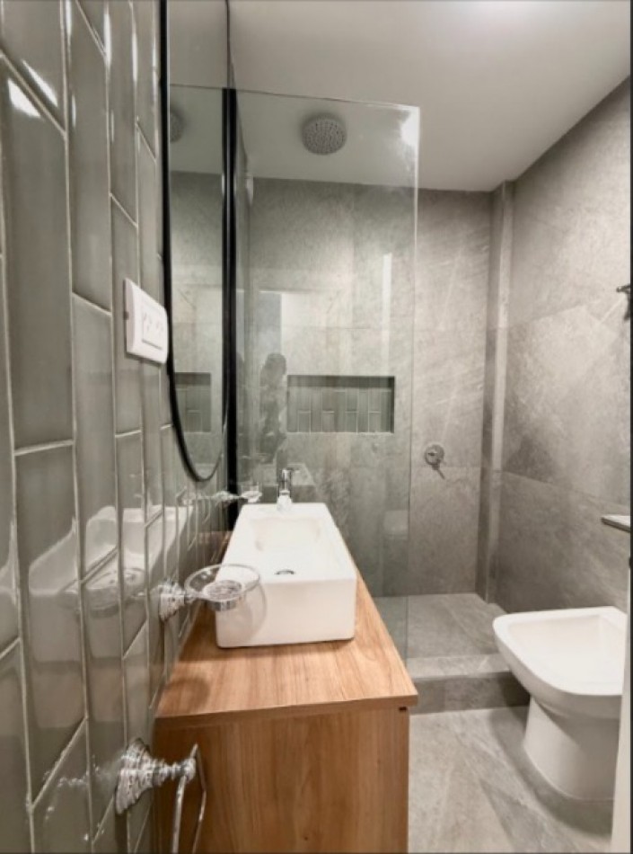 Magnifico departamento de 3 amb. a la calle con balcon saliente.  totalmente amoblado !!! 