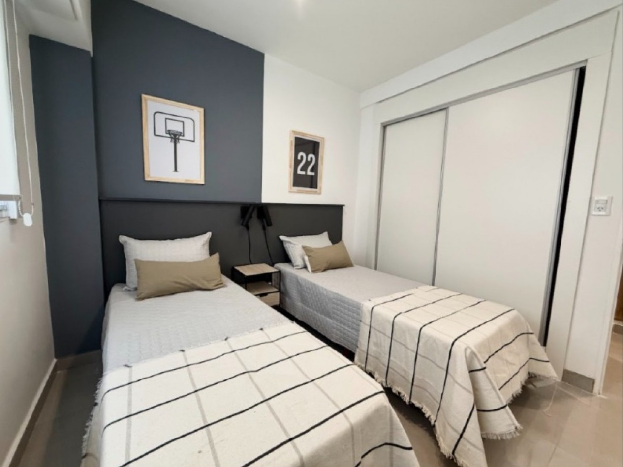 Magnifico departamento de 3 amb. a la calle con balcon saliente.  totalmente amoblado !!! 