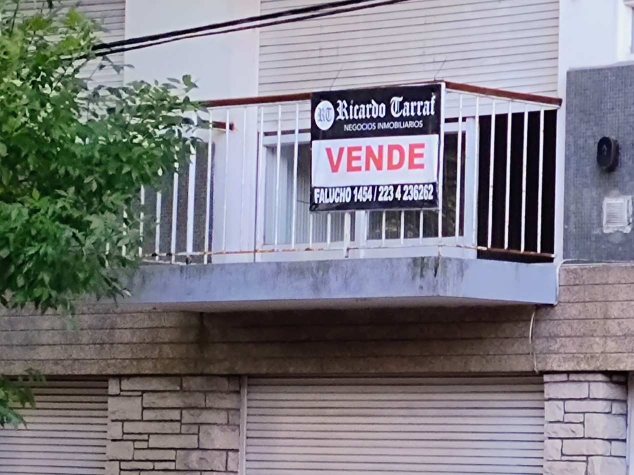 SUSPENDIDO!!!!!   DEPTO. 2 AMBIENTES, FRENTE CON BALCON SALIENTE, ZONA GUEMES A RECICLAR !!! 