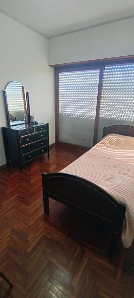 EXCELENTE PISO 4 AMBIENTES, BALCON CORRIDO, OPORTUNIDAD!!!!! SIN EXPENSAS!!!!! ALQUILER $ 900000   VENTA U$S 99000