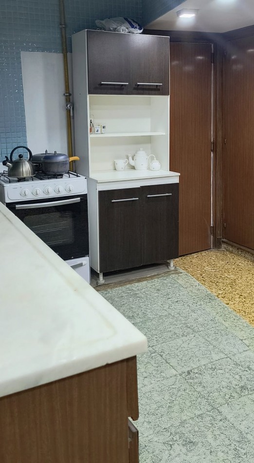 EXCELENTE PISO 4 AMBIENTES, BALCON CORRIDO, OPORTUNIDAD!!!!! SIN EXPENSAS!!!!! ALQUILER $ 900000   VENTA U$S 99000