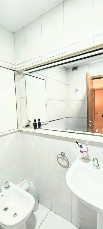 EXCELENTE PISO 4 AMBIENTES, BALCON CORRIDO, OPORTUNIDAD!!!!! SIN EXPENSAS!!!!! ALQUILER $ 900000   VENTA U$S 99000