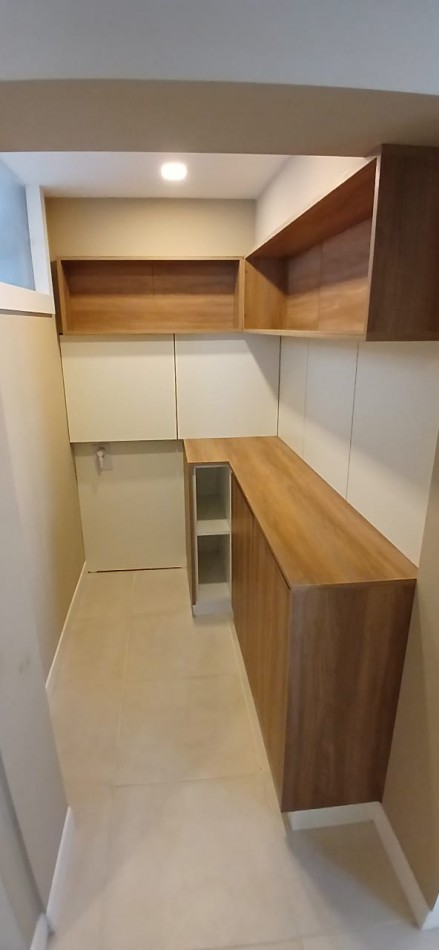 RESERVADO!!!!! HERMOSO CHALET DE 4 AMB. CON GRAN PARQUE Y TROTADORA, RECICLADO TOTALMENTE,