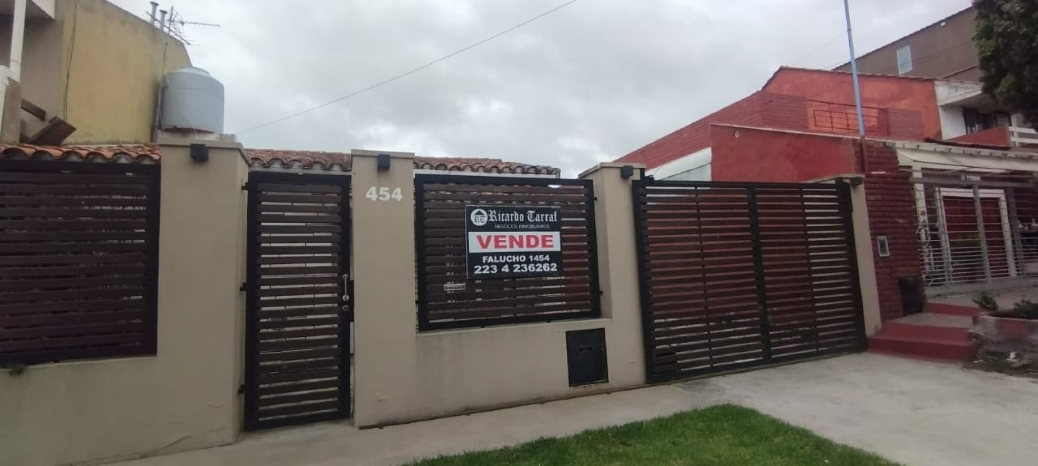 RESERVADO!!!!! HERMOSO CHALET DE 4 AMB. CON GRAN PARQUE Y TROTADORA, RECICLADO TOTALMENTE,