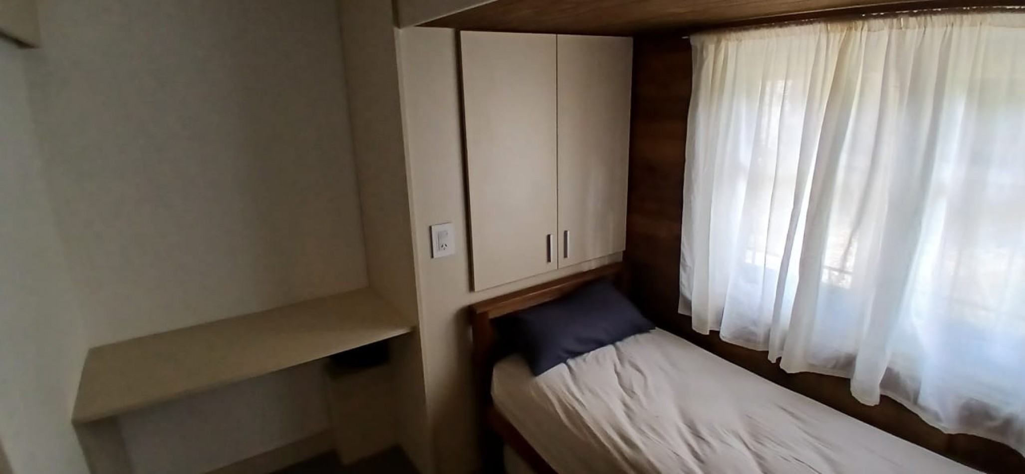 RESERVADO!!!!! HERMOSO CHALET DE 4 AMB. CON GRAN PARQUE Y TROTADORA, RECICLADO TOTALMENTE,