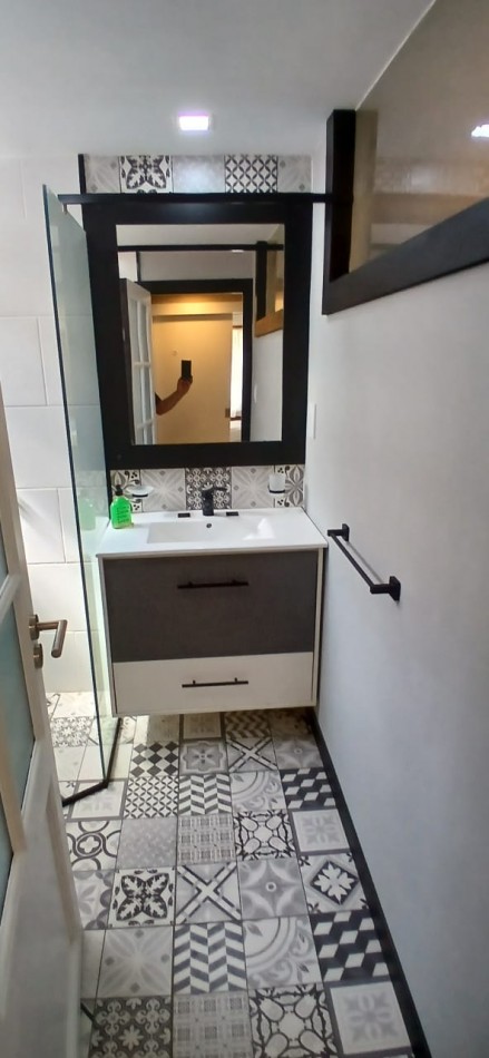 RESERVADO!!!!! HERMOSO CHALET DE 4 AMB. CON GRAN PARQUE Y TROTADORA, RECICLADO TOTALMENTE,