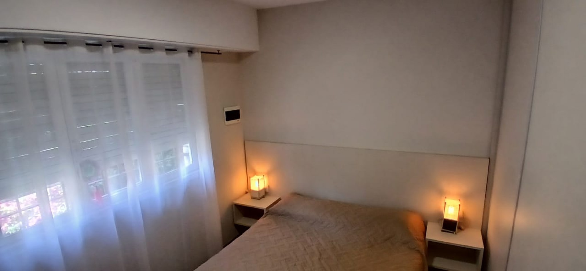 RESERVADO!!!!! HERMOSO CHALET DE 4 AMB. CON GRAN PARQUE Y TROTADORA, RECICLADO TOTALMENTE,