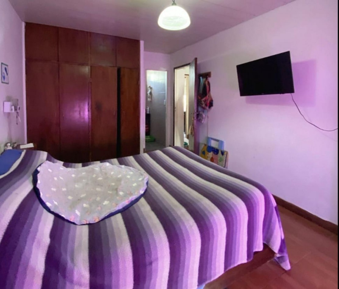 MAGNIFICA CASA DE 4 AMB.  ENTRADA PASANTE P/ VARIOS AUTOS.  ¡¡¡APTO CREDITO!!! ¡¡IMPERDIBLE!!