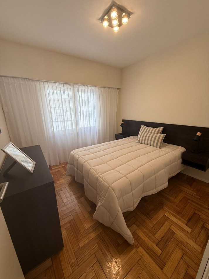 MAGNIFICO  DTO.  2 AMB. CON BALCON SALIENTE!! y DEPENDENCIA  RECICLADO  !!! AMOBLADO