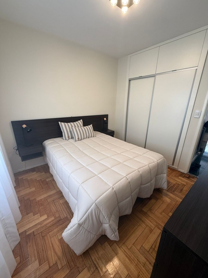 MAGNIFICO  DTO.  2 AMB. CON BALCON SALIENTE!! y DEPENDENCIA  RECICLADO  !!! AMOBLADO