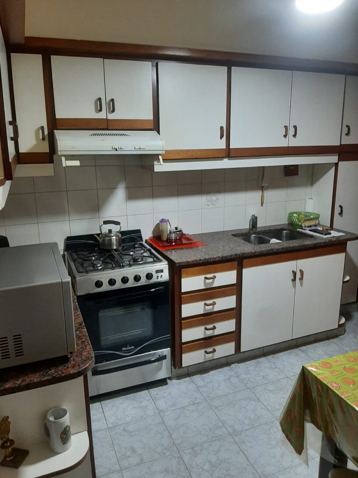 PH tipo dto..3 AMB. CON BALCON SALIENTE !!! MUY SOLEADO !! Sin gastos de expensas!