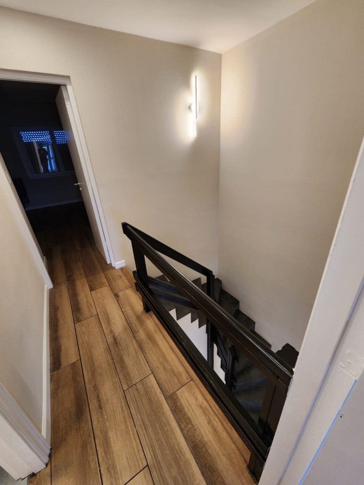 MAGNIFICO DUPLEX DE 3 AMB. CTFE.EN  PRIMERA PLANTA  CON BALCON TERRAZA ,COCHERA FIJA Y BAULERA