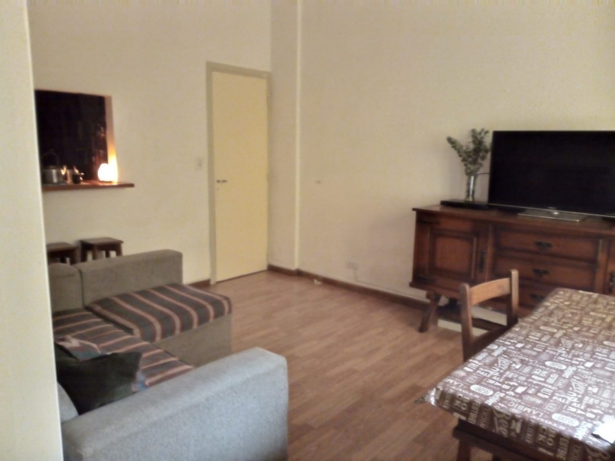 EXCELENTE OPORTUNIDAD!!! 3 AMB. RECICLADO TOTALMENTE EN GUEMES!!! P.B. CON 2 PATIOS!!!!! U$S 77000 (Libre de gtos.)