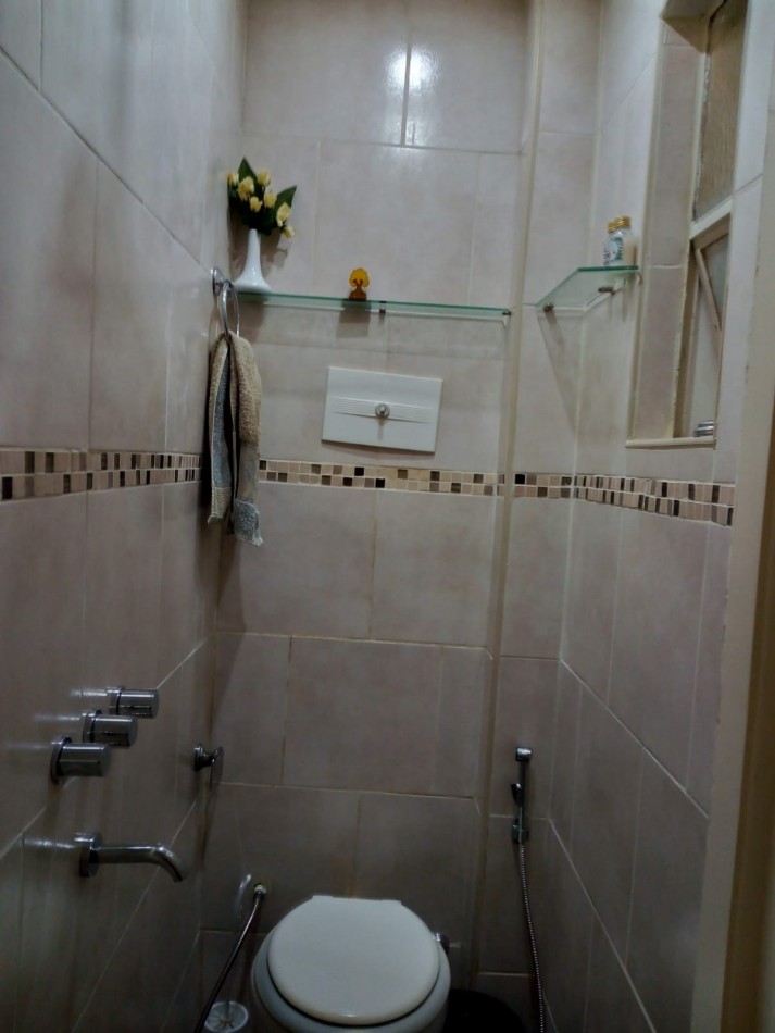 EXCELENTE OPORTUNIDAD!!! 3 AMB. RECICLADO TOTALMENTE EN GUEMES!!! P.B. CON 2 PATIOS!!!!! U$S 77000 (Libre de gtos.)