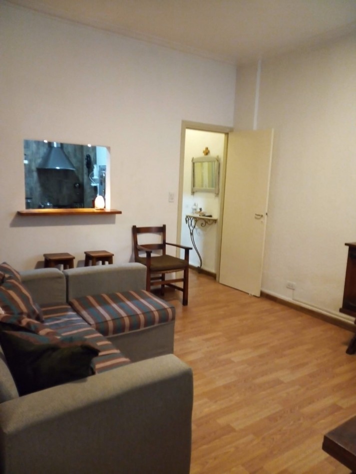 EXCELENTE OPORTUNIDAD!!! 3 AMB. RECICLADO TOTALMENTE EN GUEMES!!! P.B. CON 2 PATIOS!!!!! U$S 77000 (Libre de gtos.)