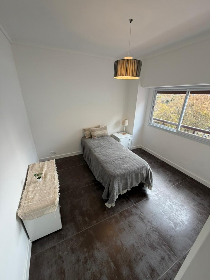 DEPARTAMENTO DE 4 AMB. ¡¡A LA CALLE CON BALCON TERRAZA, GRAN VISTA!!  CON COCHERA !!! 