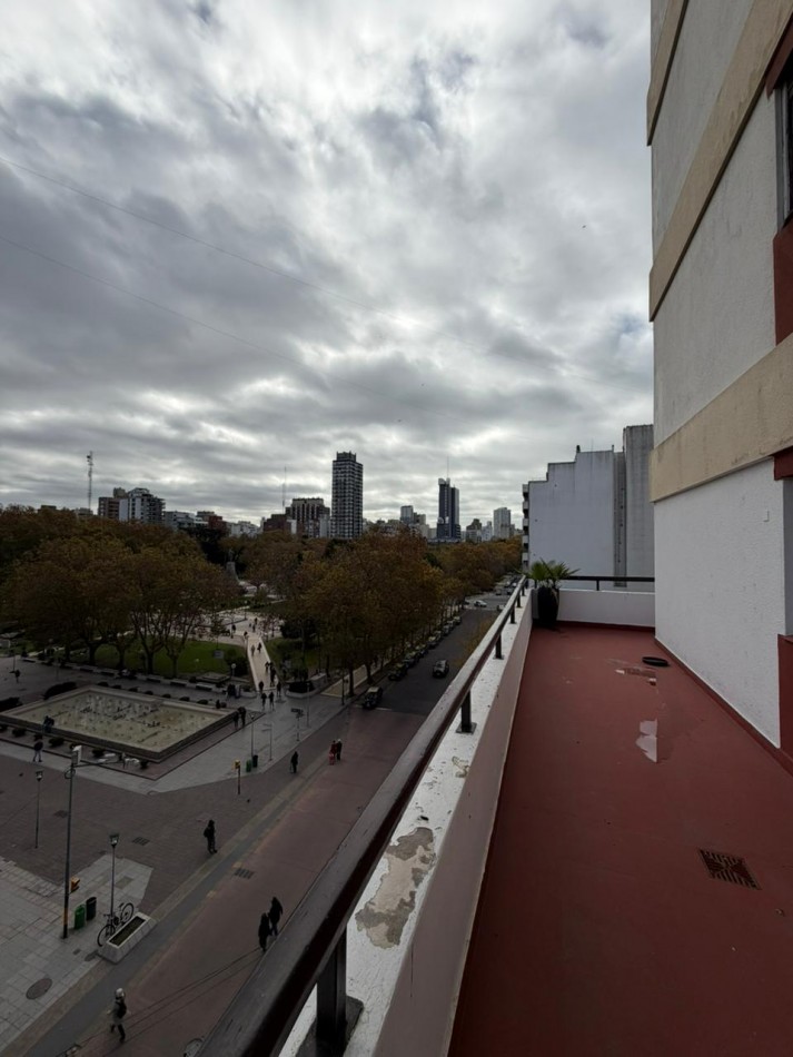 DEPARTAMENTO DE 4 AMB. ¡¡A LA CALLE CON BALCON TERRAZA, GRAN VISTA!!  CON COCHERA !!! 