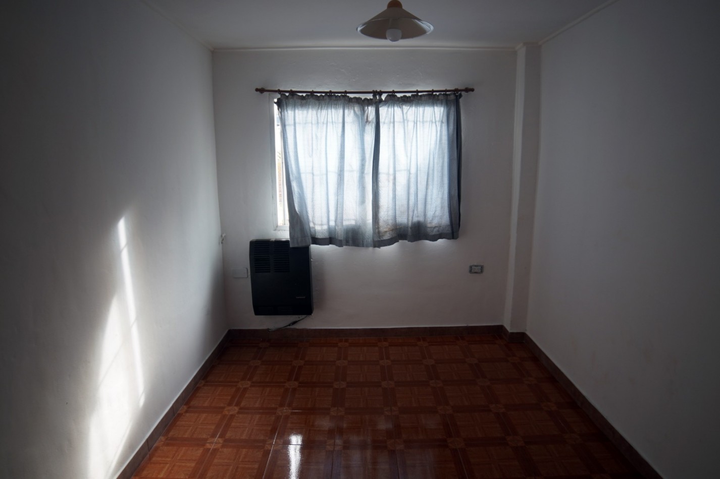  OPORTUNIDAD !!!!CASA DE 3 AMB. AMPLIO PARQUE !! TROTADORA PARA 2 AUTOS!!!