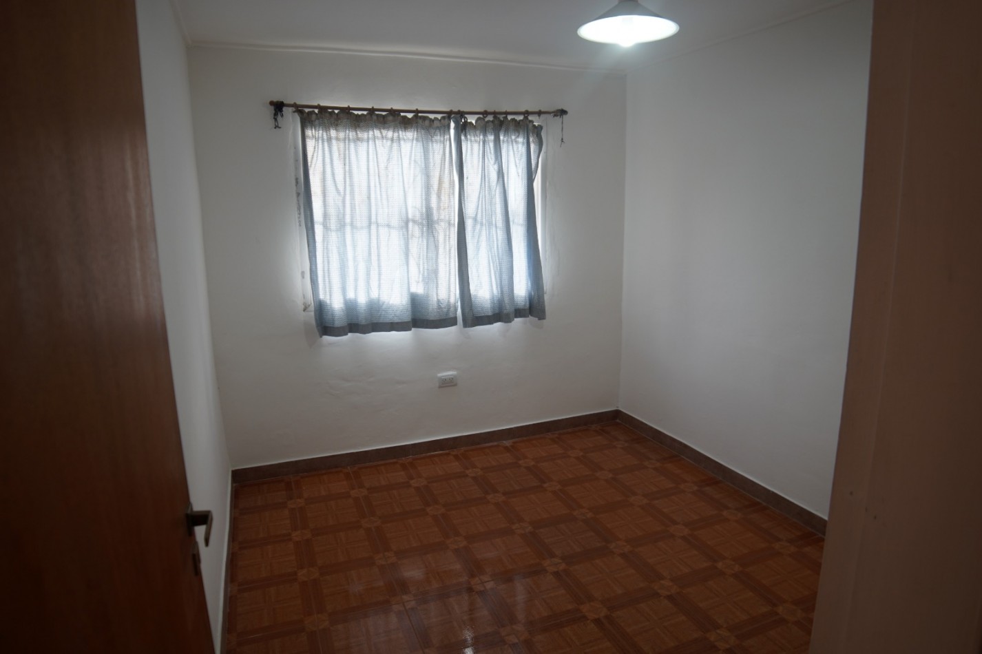  OPORTUNIDAD !!!!CASA DE 3 AMB. AMPLIO PARQUE !! TROTADORA PARA 2 AUTOS!!!