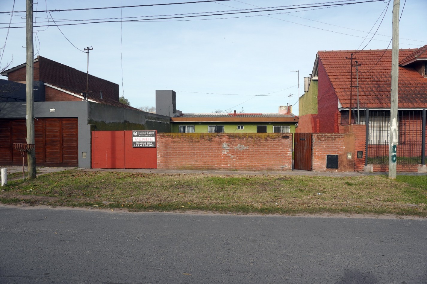  OPORTUNIDAD !!!!CASA DE 3 AMB. AMPLIO PARQUE !! TROTADORA PARA 2 AUTOS!!!