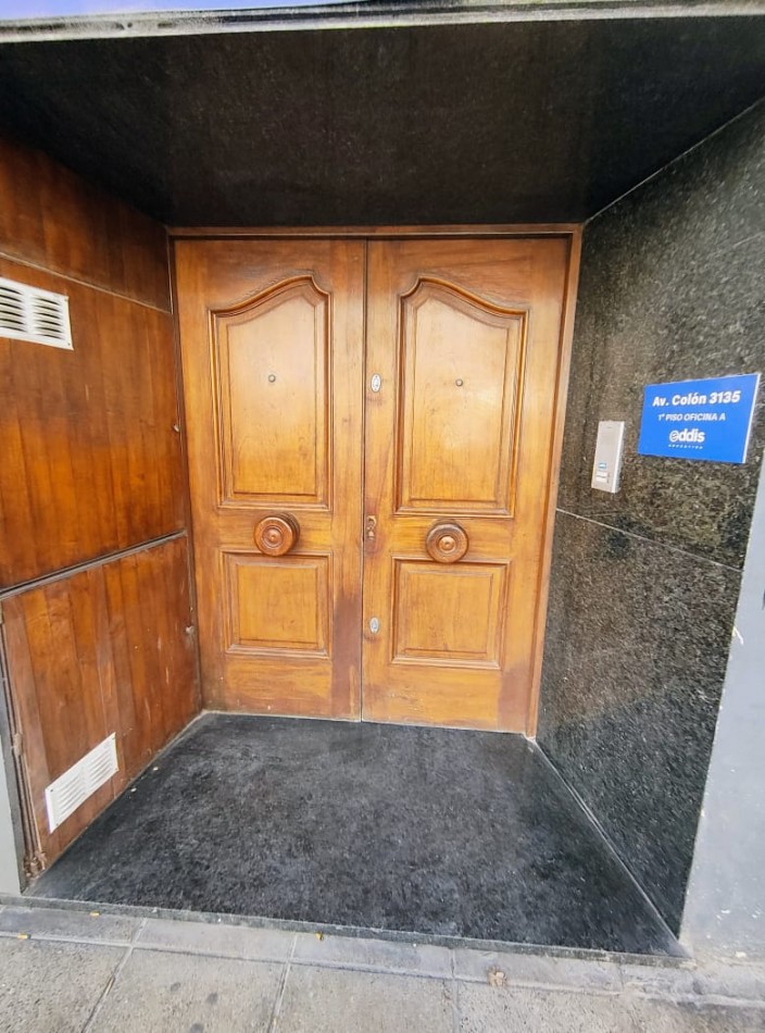 ALQUILER COMERCIAL !!!DTO. 3 AMB. CTFE. CON POSIBILIDAD DE 5 PRIVADOS. !!! MUY LUMINOSO !! EDIFICIO DE ESTILO !!