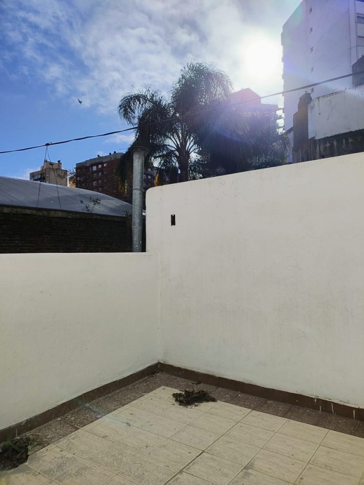 ALQUILER COMERCIAL !!!DTO. 3 AMB. CTFE. CON POSIBILIDAD DE 5 PRIVADOS. !!! MUY LUMINOSO !! EDIFICIO DE ESTILO !!