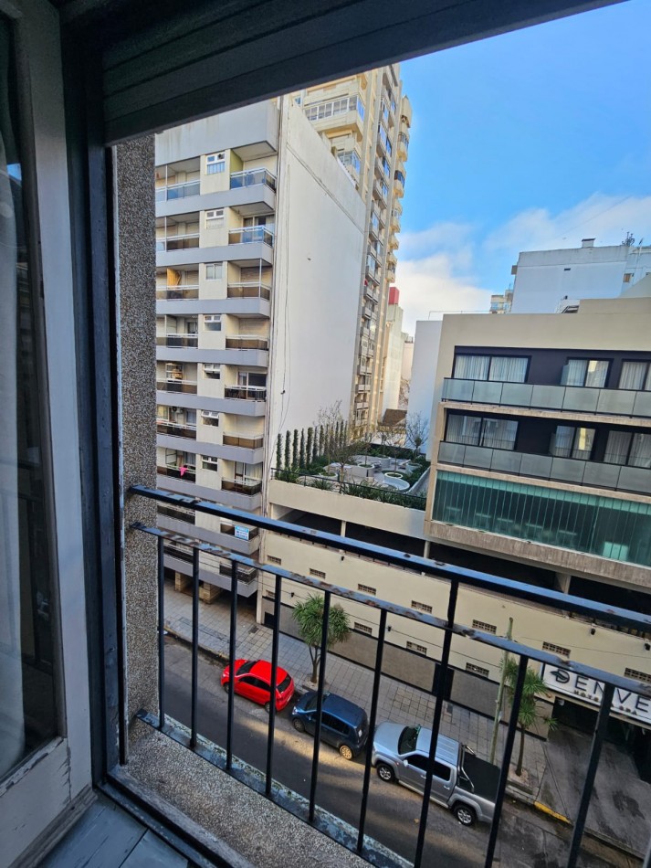 GRAN OPORTUNIDAD DE DTO UN AMB. VISTA ABIERTA A LA CALLE !! EXCELENTE LUZ NATURAL