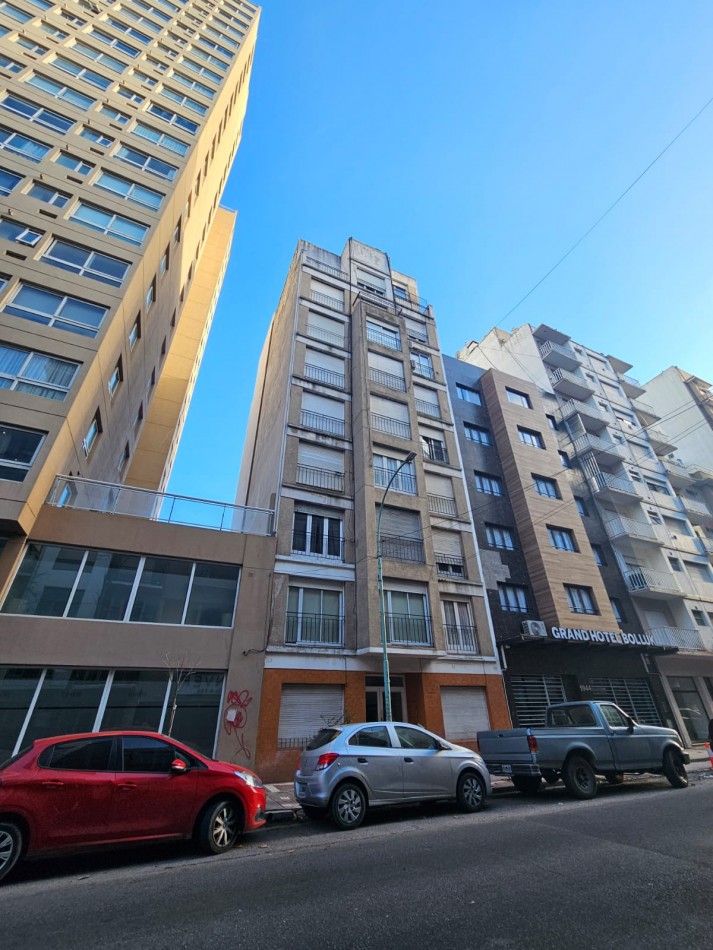 GRAN OPORTUNIDAD DE DTO UN AMB. VISTA ABIERTA A LA CALLE !! EXCELENTE LUZ NATURAL