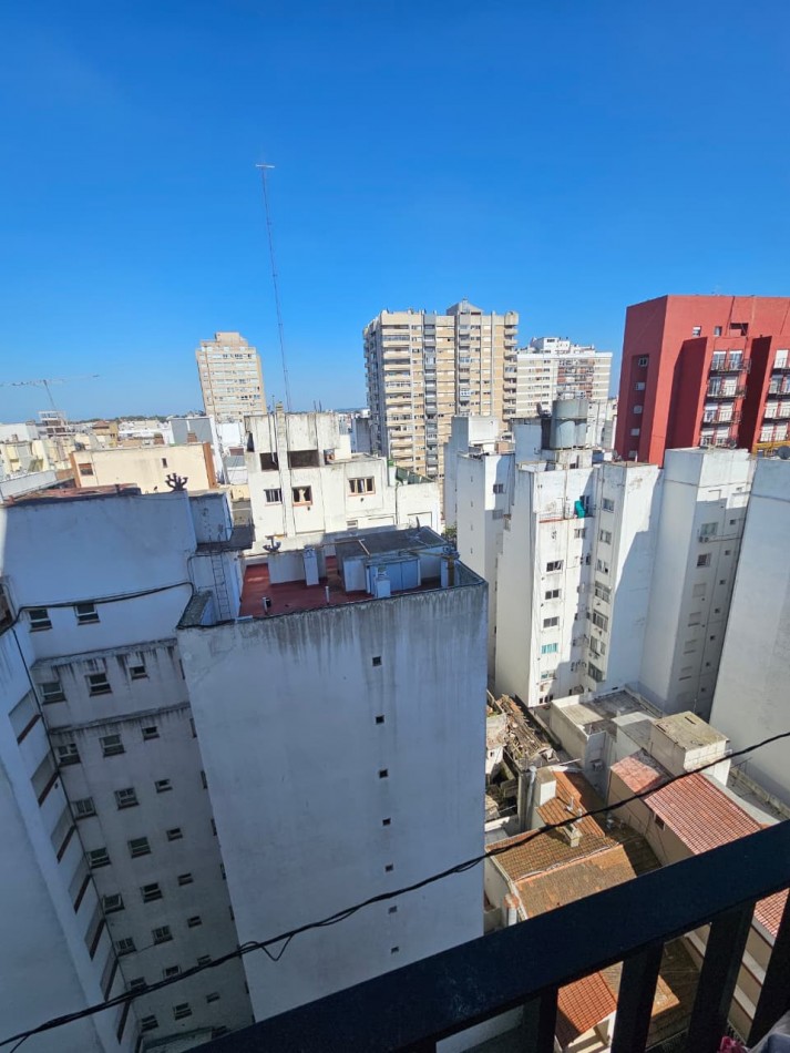 EXCELENTE DTO. DE 2 AMB LATERAL !!! AMOBLADO !! VISTA PANORAMICA !!